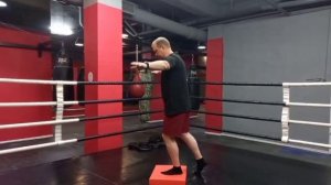 Активируем мышцы стабилизаторы ноги с помощью простого  упражнения на балансировочной подушке.