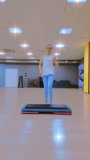 СЖИГАЕМ КАЛОРИИ УПРАЖНЕНИЯ НА СТЕПЕ