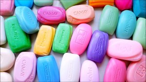 АСМР.  РАСКЛАДЫВАЮ И РАСПАКОВЫВАЮ МЫЛО. ШУРШАНИЕ ОБЕРТОК.