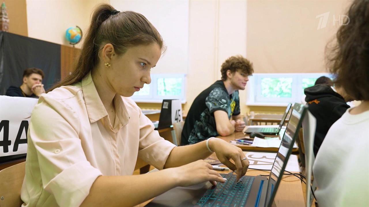 В Москве сегодня подвели первые итоги Единого государственного экзамена