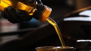 На машина, а масложорка: куда уходит моторное масло и как это остановить