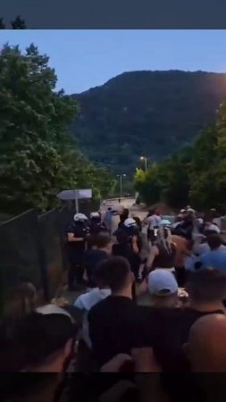 ✔️ Первые столкновения с полицией в рамках продолжающихся антиправительственных протестов в Сербии