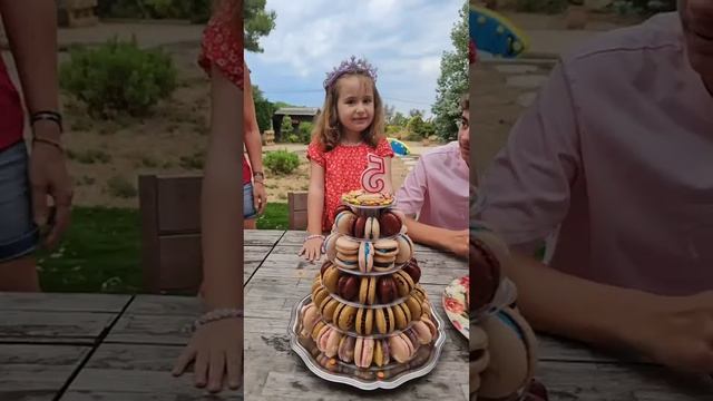Вот и отметили ДР малышки Джулии! Торт ушёл за 5 минут! #провансаллочка #десерт #holalamaacaaron