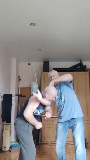 РЕЗКИЙ ПЕРЕХОД НА УДУШАЮЩИЙ .