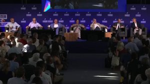 «Немного уважения»: главу МИД Франции разозлил вопрос о поддержке нацизма на Украине