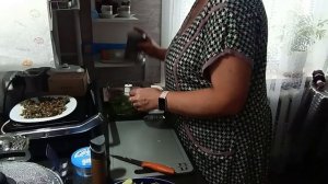 Распаковочка, и готовим газету со шпинатом сыром и грушей.