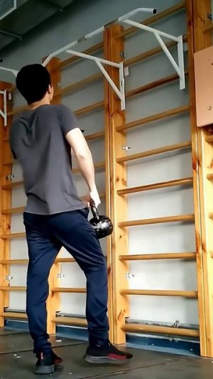 One arm pull up +10 kg