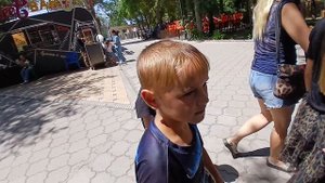 Кыргызстан Бишкек,Панфиловский парк, положительные эмоции от аттракционов