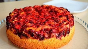 Быстрый пирог с клубникой. Нереально вкусно. Мягкий, пышный за 10 минут