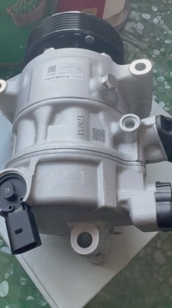 Автозапчасть компрессор кондиционера 
VW AG OCTAVIA A7 Артикул: 5Q0 820 803 M