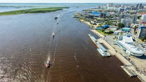 Ханты-Мансийск отметил День речников ярким водным шоу