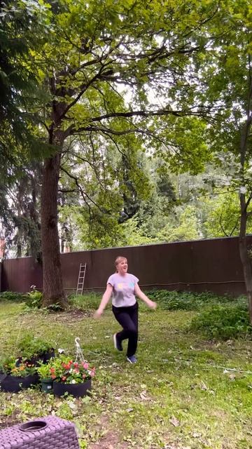 Времени на все хватает и на танцы тоже #природа #dance #happy #funny #love #цветы #лето смотреть онлайн