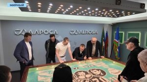 Портреты олимпийских чемпионов по боксу из алмазов выложили в ЦСА