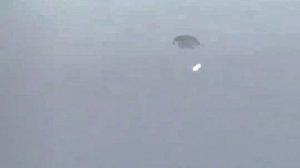 Летающая Тарелка Выпускает Другой Объект