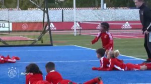 Ajax u8 - веселое упражнение на ловкость и координацию, скорость и принятие решений