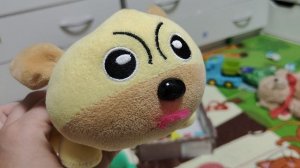 играем в детскую плюшевую игрушку собачку