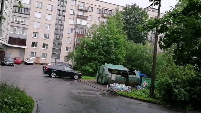 Как я зарабатываю лазая по мусоркам Питера? #Dumpster Diving