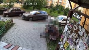В Воронеже пьяный парень чуть до смерти не забил ногами местного алкоголика !!!
