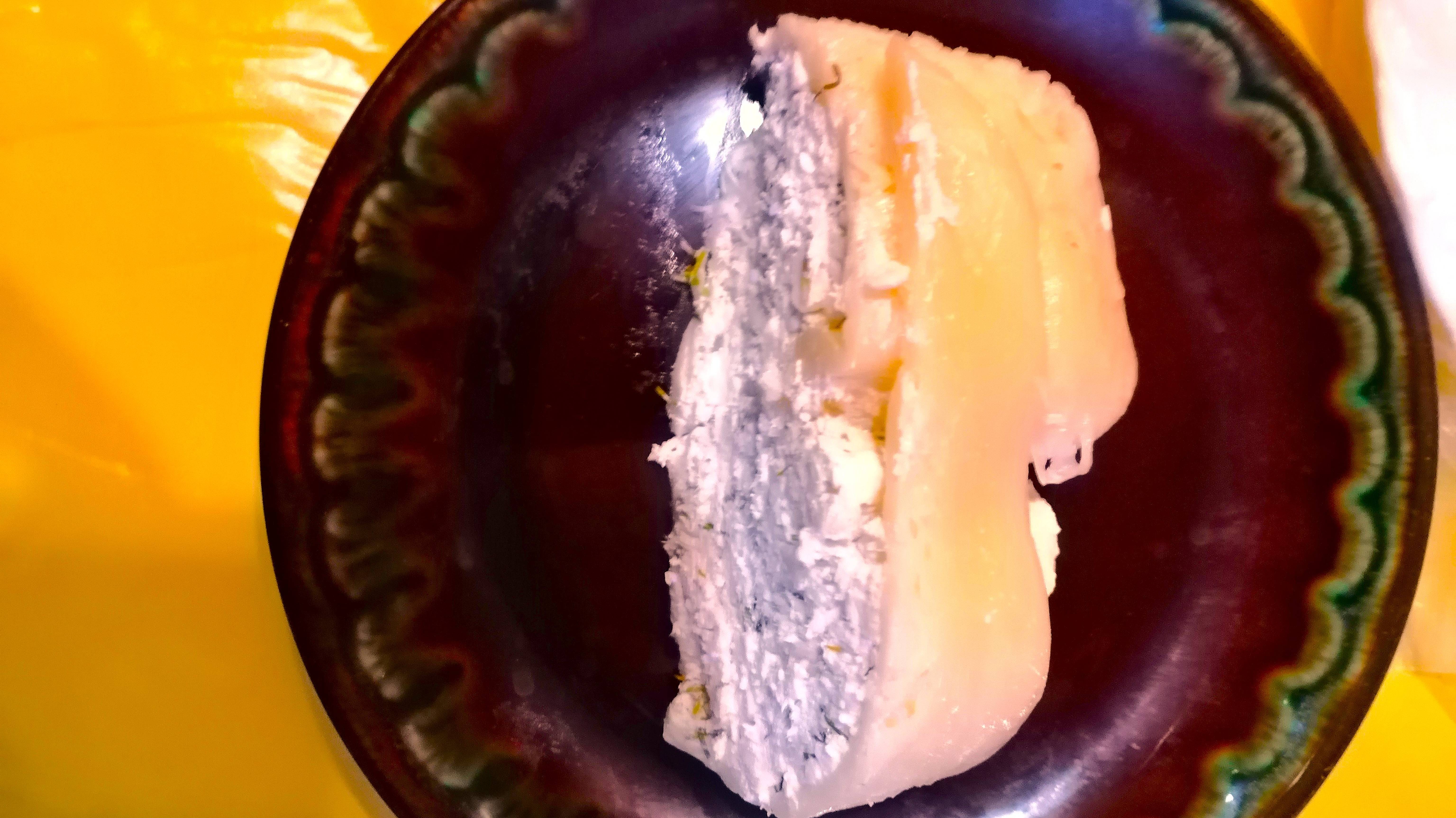 Сырный рулет с кедровым орехом