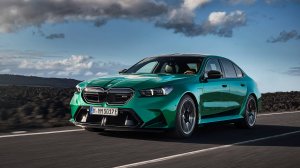 BMW M5 G90 — гибридная революция. Всё, что нужно знать.