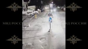 Ирина Волк: В Москве полицейские задержали водителя, который наехал на охранника