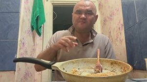 МУКБАНГ/СПАГЕТТИ И ЯИШНИЦА/ОБЖОРЫЧ