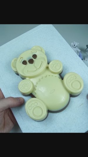 Медведь Валера из шоколада. Умка.