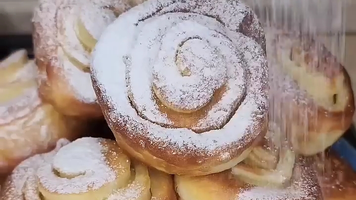 Сладкие БУЛОЧКИ к чаю за 5 минут...🥐🍵😋    Рецепт в описании ✍️