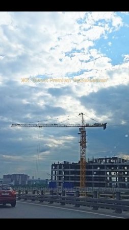 ЖК "Глоракс Премиум Черниговская", вид с метромоста // Июль 2025
