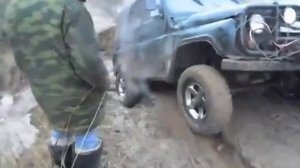 УАЗики прут, как танки