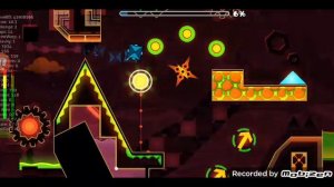 прохожу игру геометри Даш я прошёл уровень под эмодзи. Harder  я всего прошёл 10 уровней