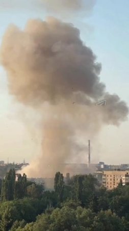 Прилеты Гераней-2 по зданию ТЦК в Запорожье.  Похоже, что кампания ударов по украинским призыв...