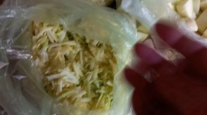 Заготовки из кабачков для морозилки.Знаю что все знают.Кабачков горы в этом году.