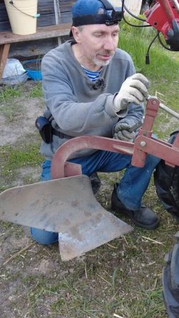 Агрегатирование плугом мотоблока МТЗ-09Н на резине Озка.