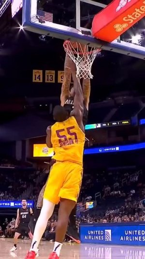 Ware SOARS and THROWS DOWN THE LOB!