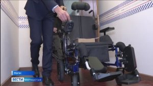 Народный избранник подарил коляску с электроприводом 15-летнему мальчику из Ингушетии