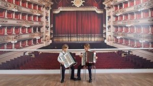 Дуэт Донцова Римма-Донцова Бэлла=
В.Калинников"Тень-тень" рус.нар.песня.
1000178726.mp4