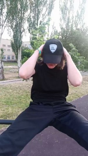 Прокачка пресса на параллельных брусьях