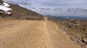 Поднимаемся на самую высокую гору в обсласти