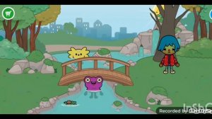 челлодиум идёт по улице