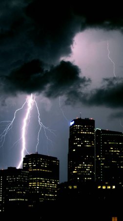 Ночная гроза, сильные молнии и грохот. И красивое небо после ☔🌪 #Shorts