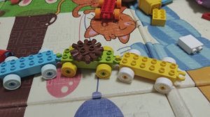 играем в конструктор лего дупло для детей