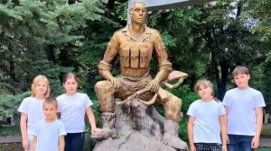 Памятники героям г. Красный Сулин. 07.07.2025