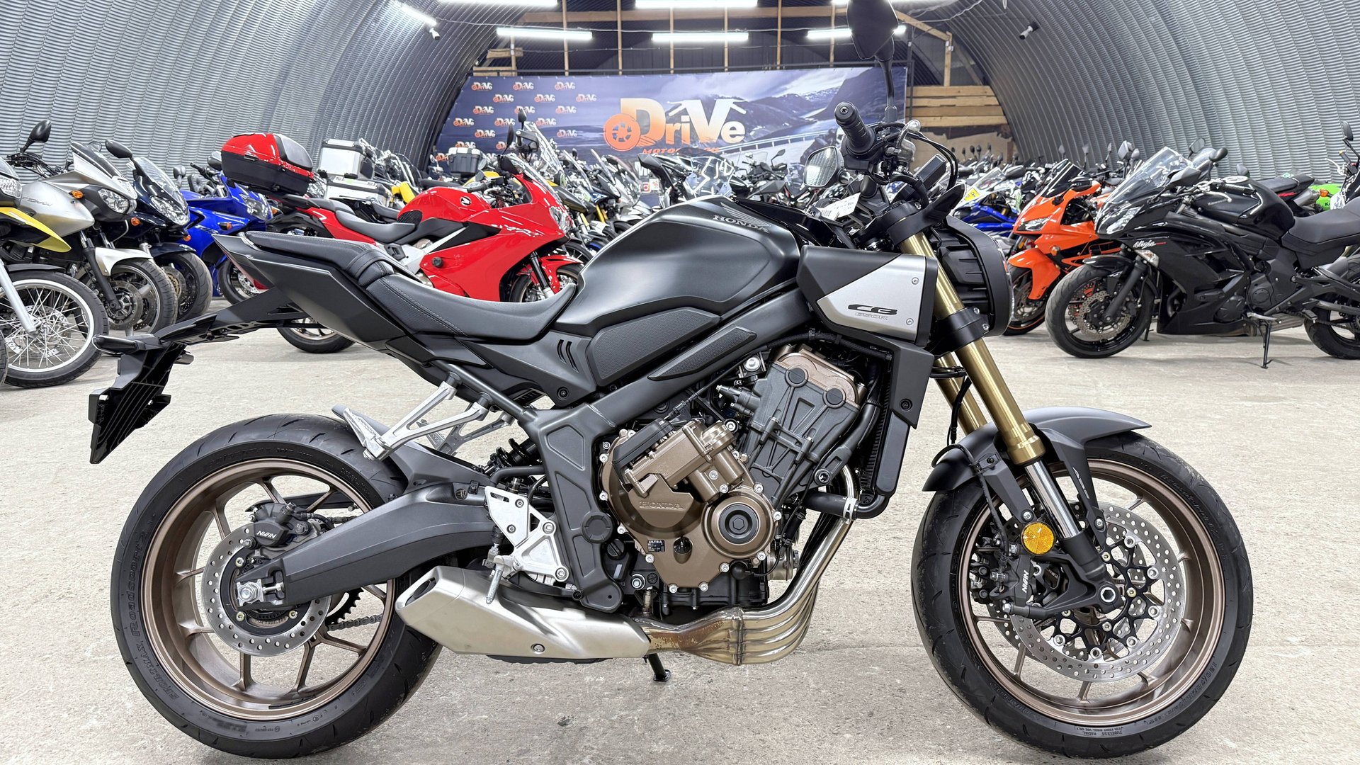 Обзор Honda CB 650R -2 |В НАЛИЧИИ| смотреть онлайн