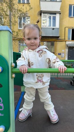 Есения ходит в ортезах