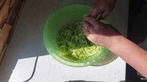КАБАЧКОВЫЕ ОЛАДЬИ...С ТАКИМИ ПОМОЩНИКАМИ ВСЁ ПО ПЛЕЧУ...