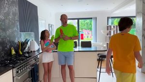 Мистер Макс Макс уходит (