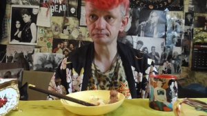 мукьанг картошкатоочёная мясосвинина напиток тархун и рулет яшкино черника