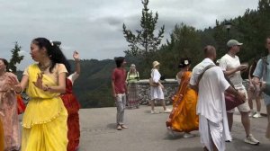 По милости Господа Чайтаньи 27.06.2025 г., в день Ратха Ятры, на Медеу прошла фееричная Харинама!