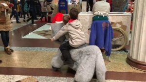 VLOG Детское новогоднее представление в ЦДМ - знаменитый Детский Мир Видео для Детей